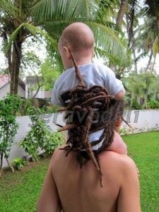 why-a-mother-needs-dreadlocks-4-pics_4