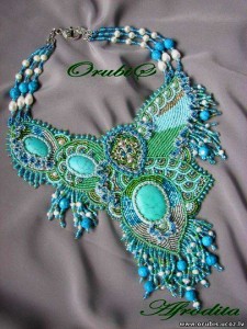 embroidered_jewellery_1