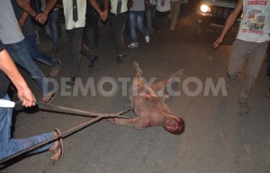 1425580901-man-accused-of-rape-dragged-from-jail-beaten-hung-in-street--india_7044032