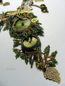 embroidered_necklace-1