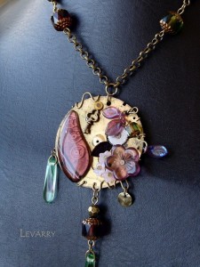 embroidered_necklace-28