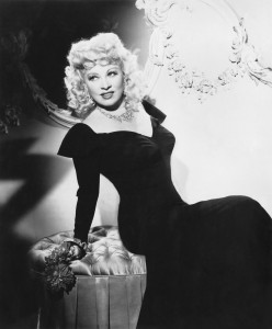 Mae-West-classic-movies-9373797-2122-2560